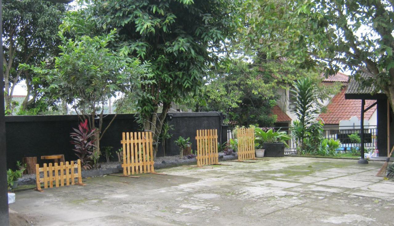 מלון בוגור Aqilakost N Cafe Gadog Puncak מראה חיצוני תמונה